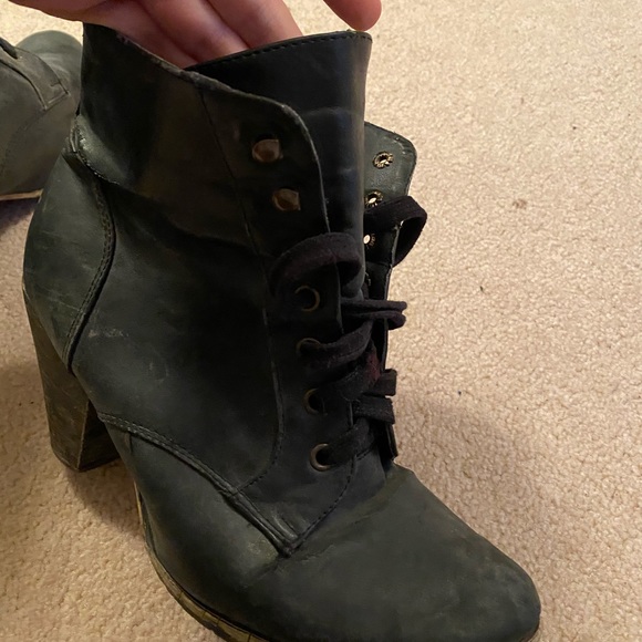Cute Pleather Vintage Boots with Wooden Heel - Picture 3 of 5